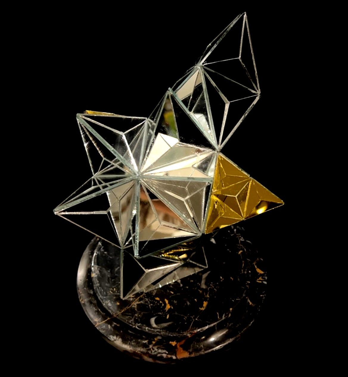 Abstract Space Vogel sculpture